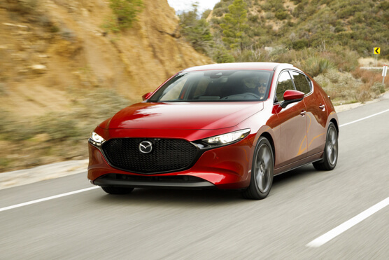长安马自达次世代MAZDA3昂克赛拉M-TALK | 这款车征服了现役年龄最高的赛车手