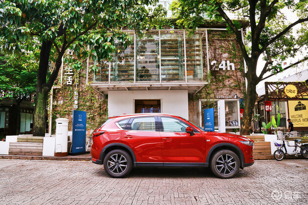 长安马自达次世代MAZDA3昂克赛拉M-TALK | 这款车征服了现役年龄最高的赛车手