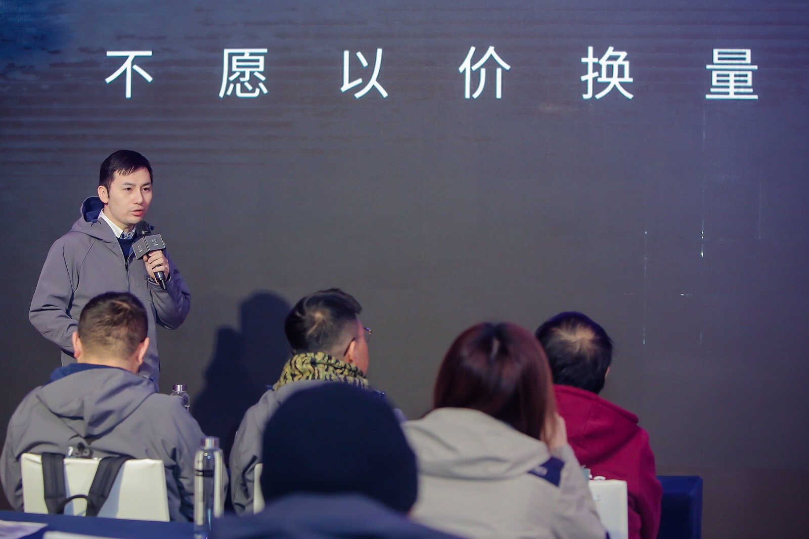 马自达CX-8值得购买吗，cx-8低配版值得购买吗，cx-8停产车型还值得购买吗